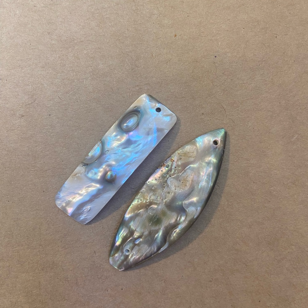 Iridescent Shell Pendant Set - image 1